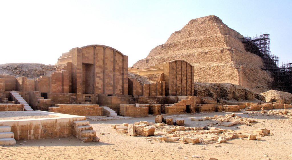 Templos y Pirámides en la necrópolis de Saqqara
